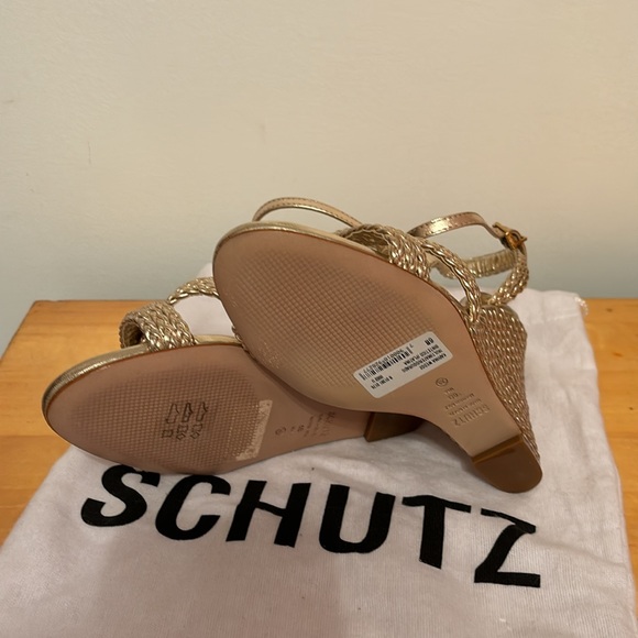 Schutz size 6 gold metallic wedges never worn - Picture 5 of 6